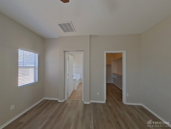 Building Photo - 9015 W Gibson Ln
