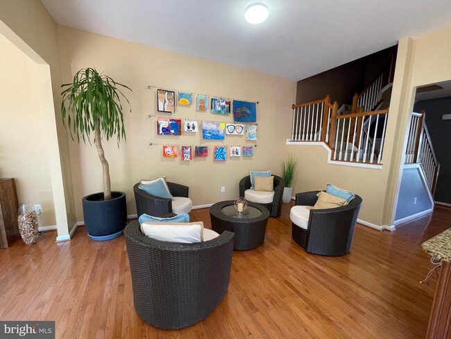 Building Photo - 22098 Avonworth Square