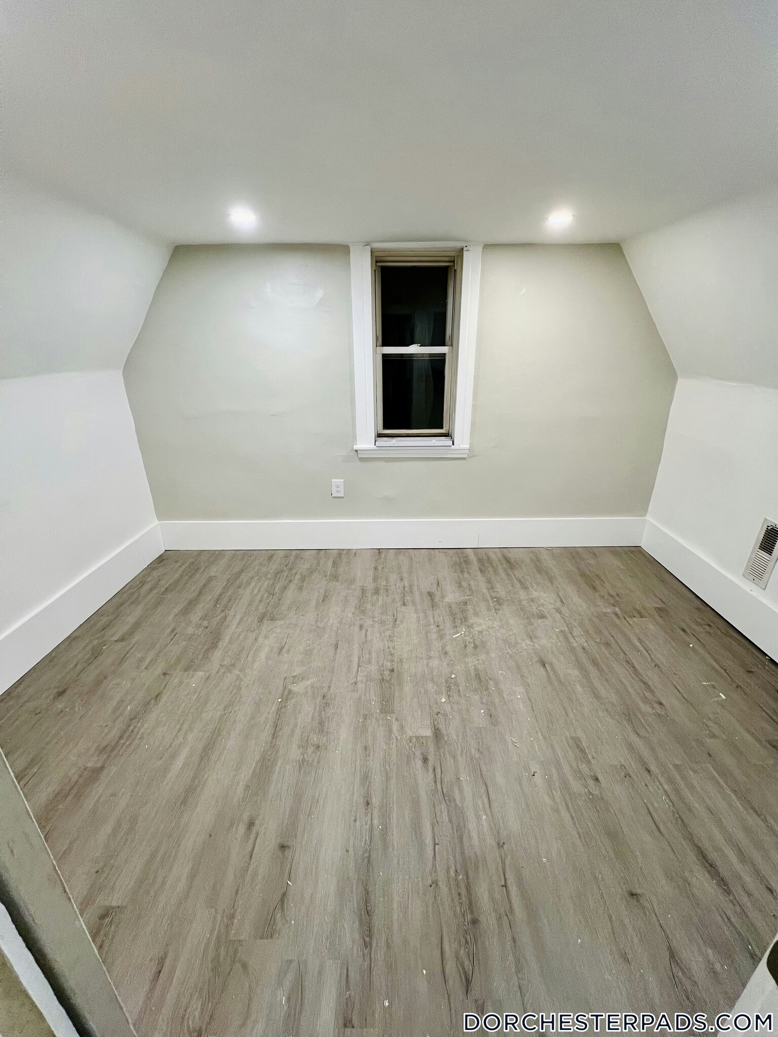 Building Photo - 35 Humphreys St