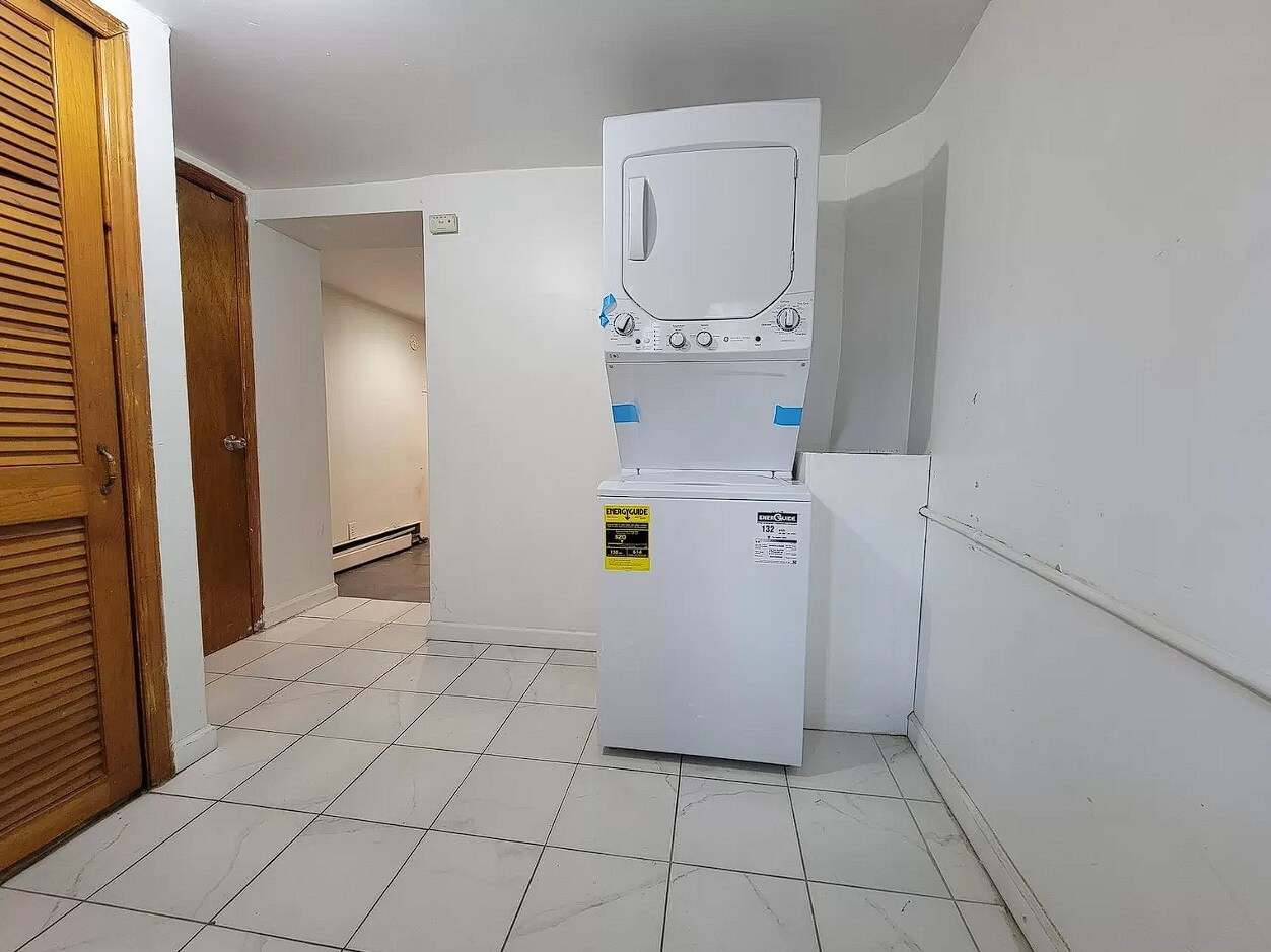 Building Photo - 21 Wright Ave