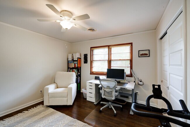 Building Photo - Furnished, Detached Home in Bethesda Alta ...