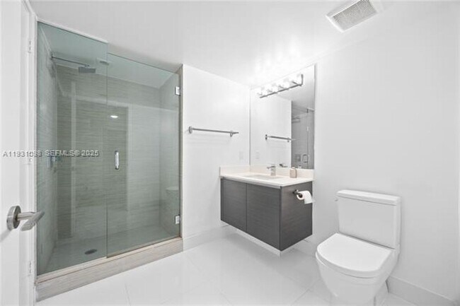 Building Photo - 300 Sunny Isles Blvd