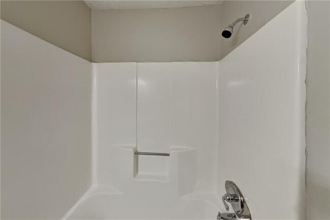 Building Photo - 101 Chantilly Ln