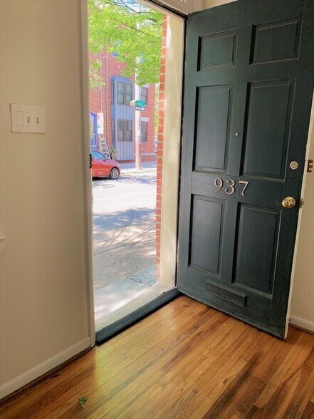 Building Photo - 937 Lombard St