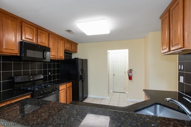 Building Photo - 106 Wallace Ct