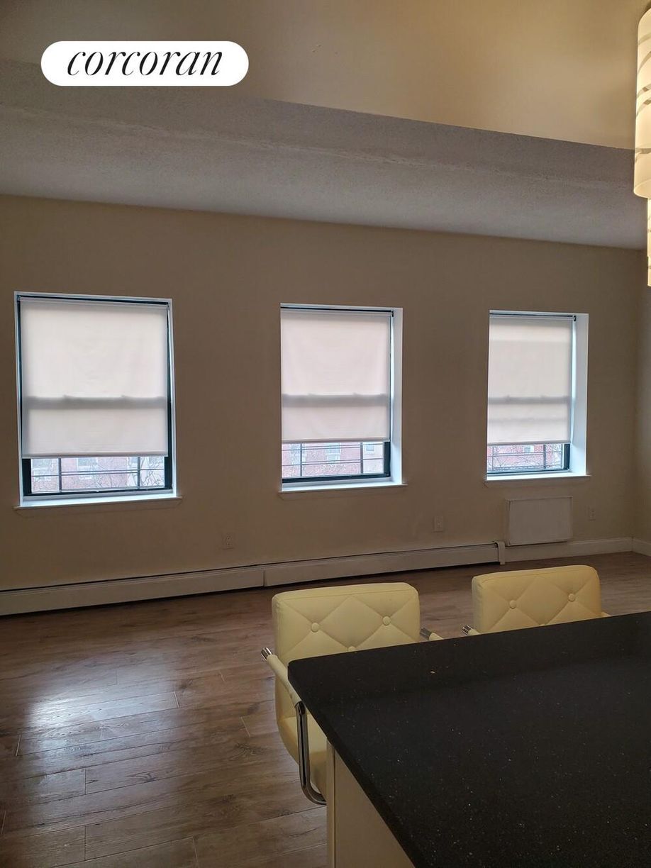 Building Photo - 71 E 118th St