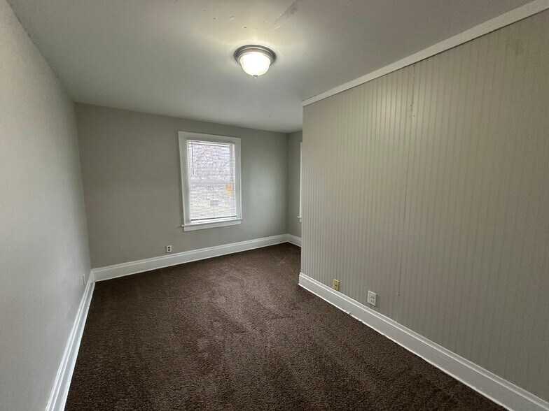 Building Photo - 707 Northview Ave