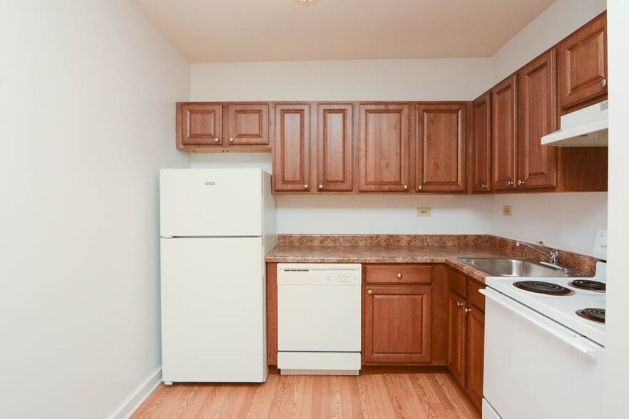 Building Photo - 1850 N Humboldt Blvd