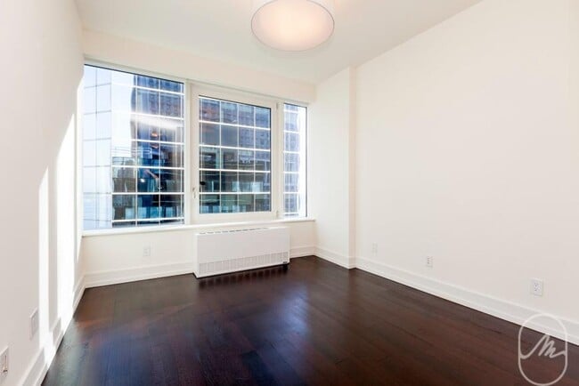 Building Photo - 2 bedroom in New York NY 10004