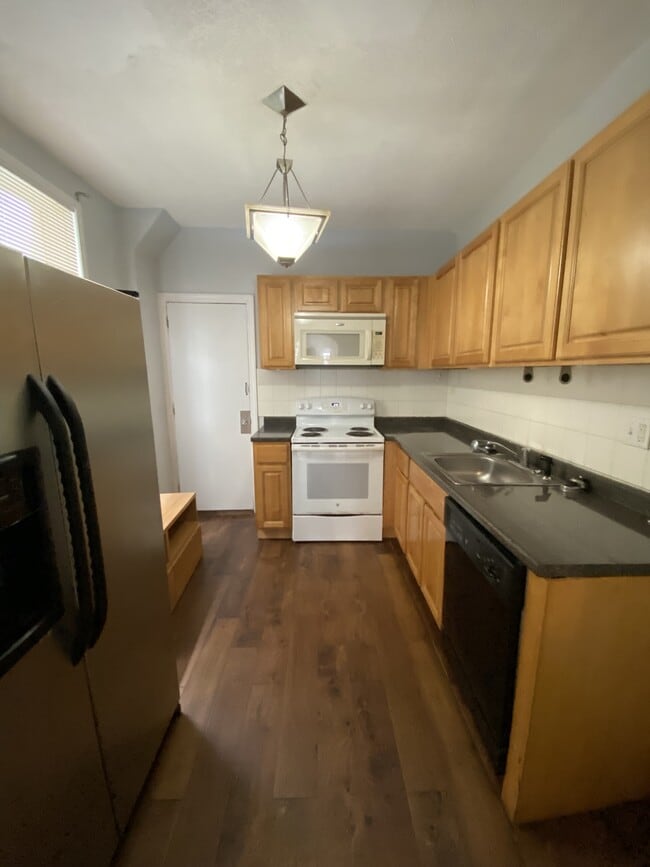 Building Photo - 26 N 42nd St