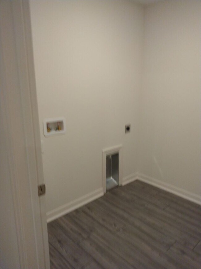 Building Photo - Brand New 3 Bedroom 2 Bathroom Villa Home Silver Ridge