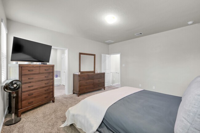 Building Photo - 2315 Strong Horse Dr