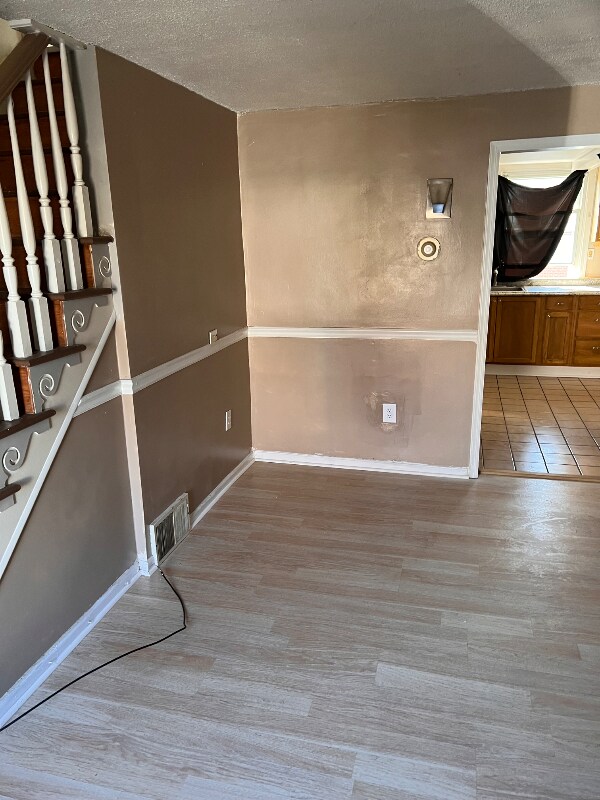Building Photo - 7004 Clover Ln