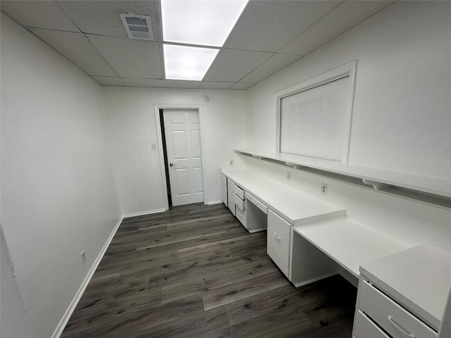 Building Photo - 4723 N Loy Lake Rd