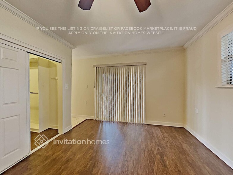 Building Photo - 2219 25th Ave W