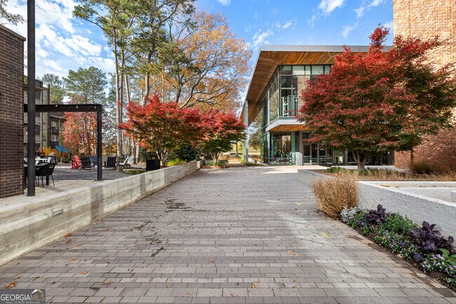 Building Photo - 255 High St