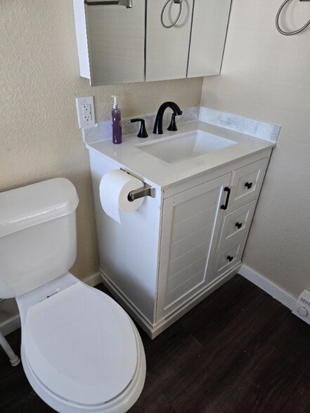 Building Photo - 105 Elbow Ct