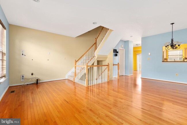 Building Photo - 2471 Clover Field Cir
