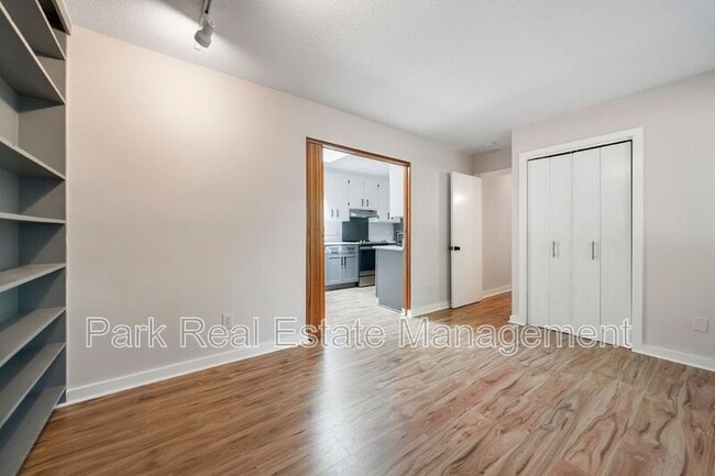 Building Photo - 60 Fernwood Ln