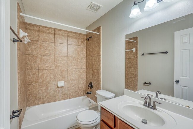 Building Photo - 17427 Stamford Oaks Dr