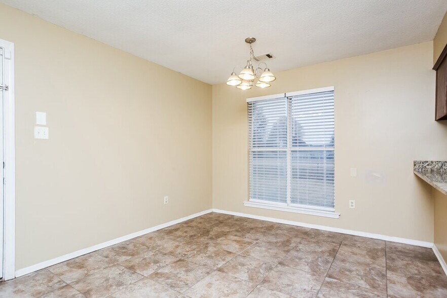 Building Photo - 6265 Jamestown Dr