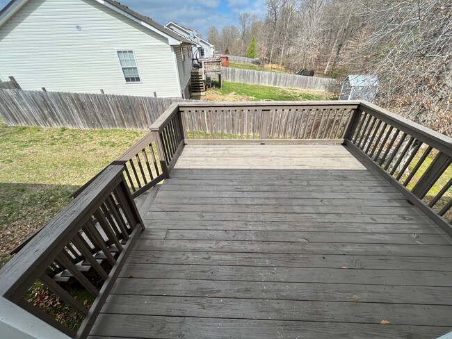 Building Photo - Charming 3 Bed / 2 Bath Ranch-Style Home o...