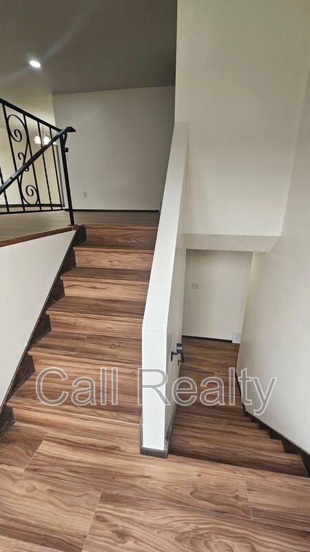 Building Photo - 3718 E 22nd Ave