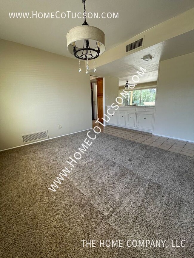 Building Photo - 525 W Orango Pl