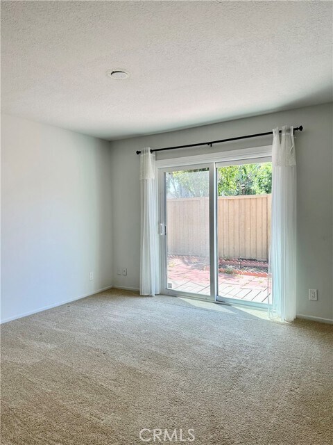 Building Photo - 35 Smokestone