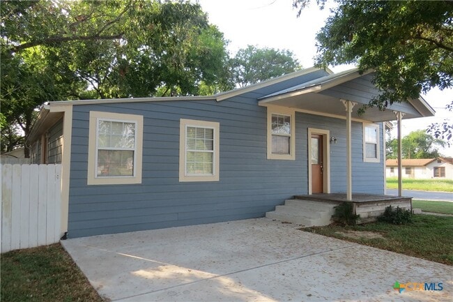 Building Photo - 202 S Mesquite St