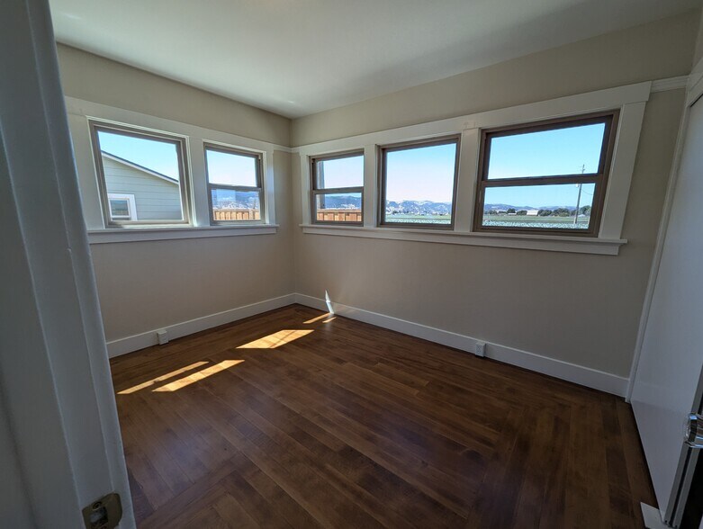 Building Photo - 211 Freitas Rd