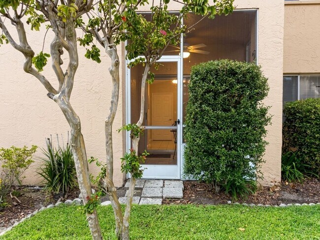 Building Photo - 5232 Via Hacienda Cir