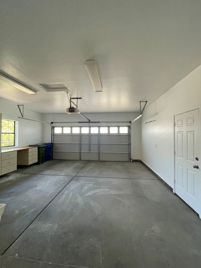 Building Photo - 3269 Orchid Way
