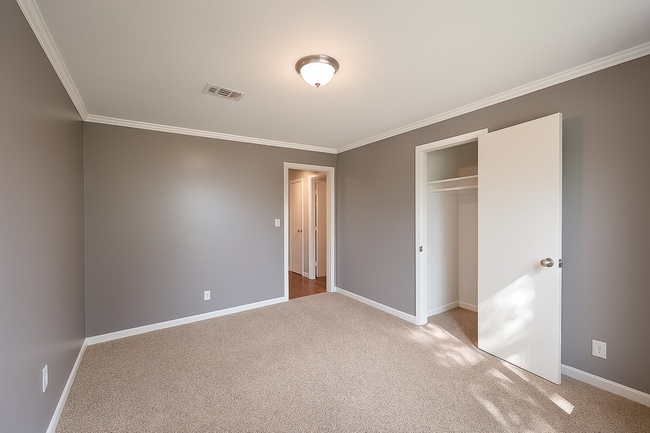 Building Photo - $1325.00 3 Bedroom 1 Bath Ranch Home