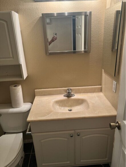 Building Photo - 7513 Center Ave