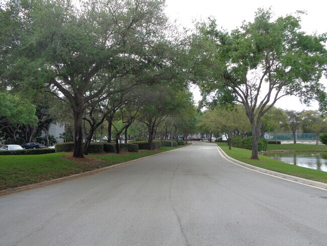 Building Photo - 2516 SE Anchorage Cove