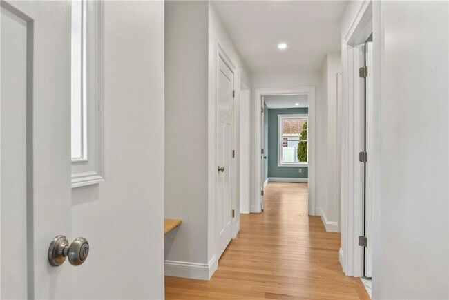 Building Photo - 95 Honeysuckle Rd