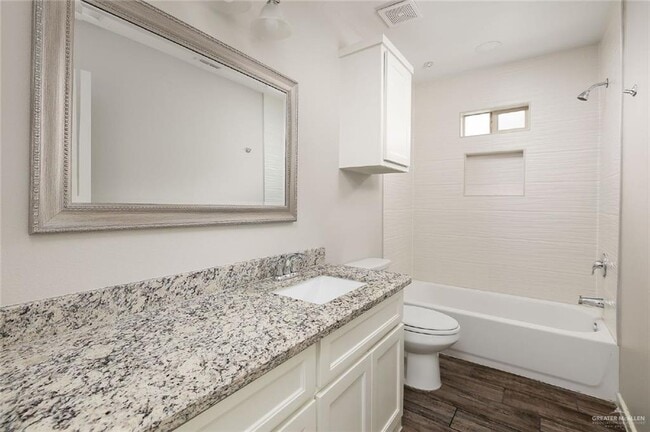 Building Photo - 10 Alta Vista Dr