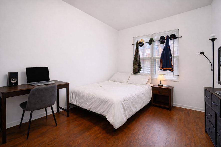 Building Photo - 1521 Fontain St