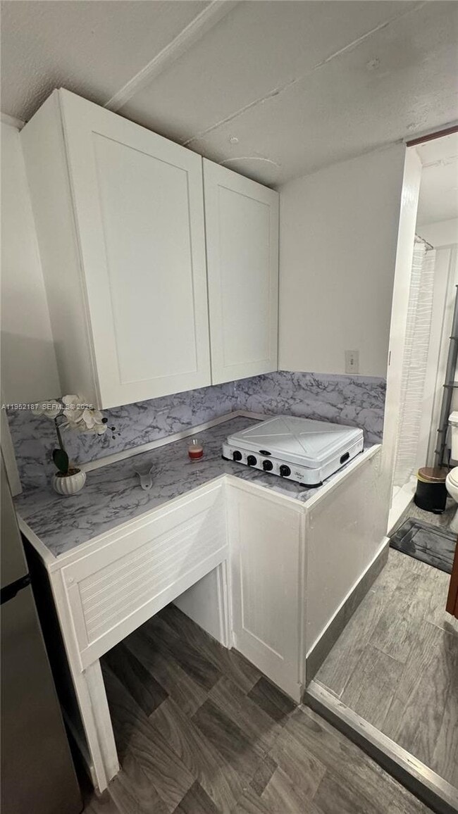 Building Photo - 601 NE 4th Ct.