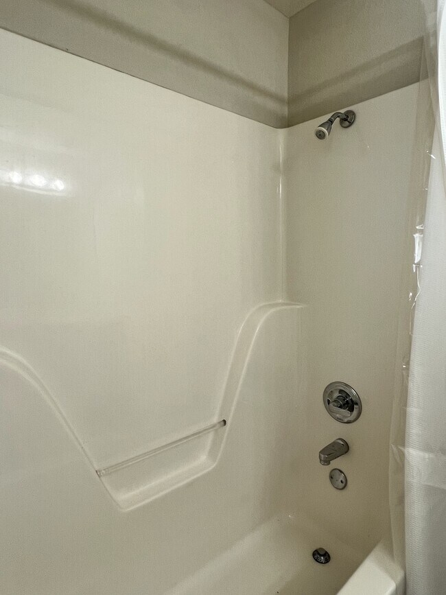 Building Photo - 1005 Zachary Dr