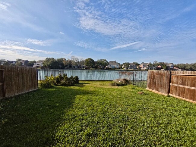 Building Photo - 2306 Waterford Park St