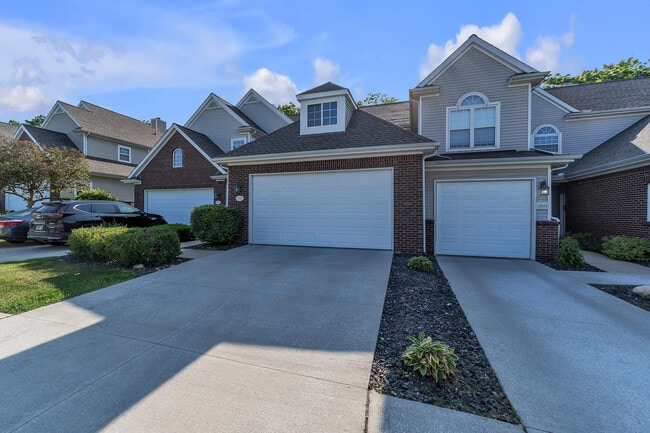 Building Photo - 2950 Hunley Dr