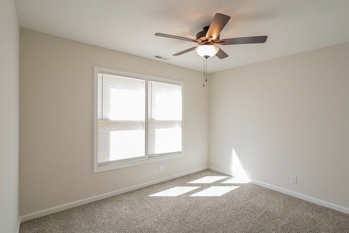 Building Photo - 1208 Cottonwood Dr