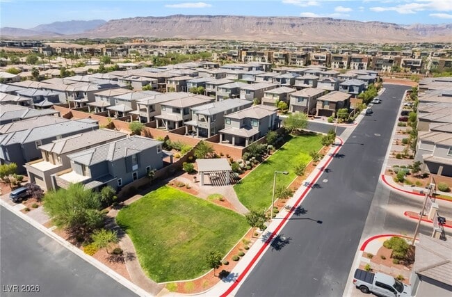 Building Photo - 10784 Glowing Dawn Ave