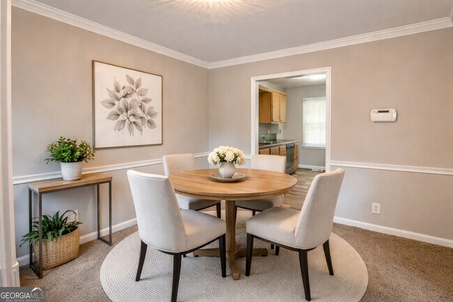 Building Photo - 1589 Pinehurst Dr SW