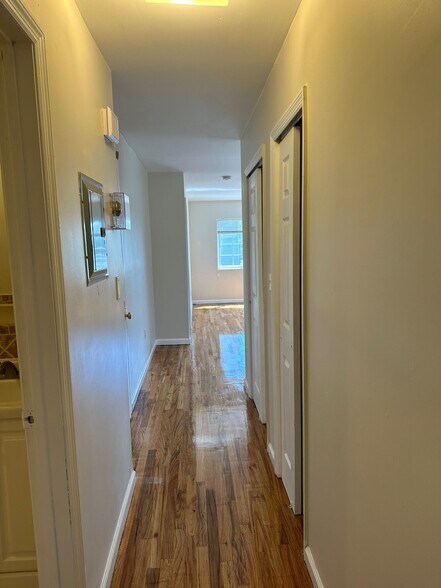 Building Photo - 2861 Grace Ave