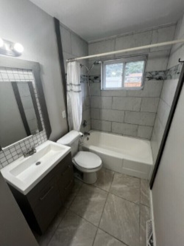 Building Photo - 2707 N Arcadia St