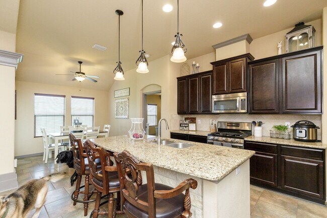 Building Photo - 7921 Pavo Real St