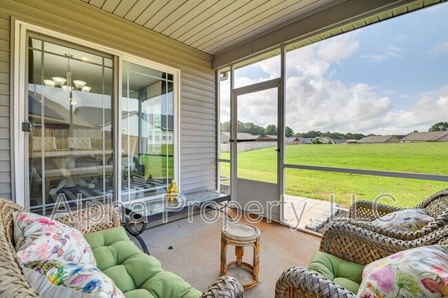 Building Photo - 9 Peggy Ct